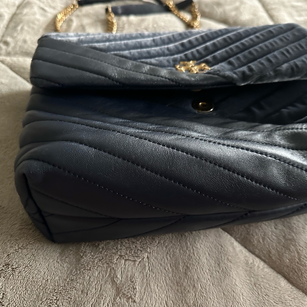 Tory Burch Kira chevron convertible - Picture 7 of 13